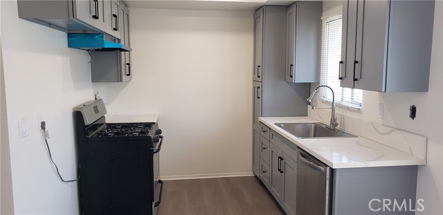 1725 Fairfield Court, Ontario CA: https://media.crmls.org/medias/93021abd-9385-4acf-b260-bbaff019fc14.jpg