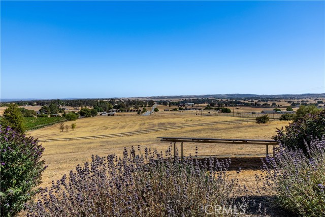 2885 Summer Ranch Road, Paso Robles CA: https://media.crmls.org/medias/93021ca2-8a89-4607-957c-d42714fb8543.jpg