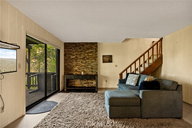 824 Oakmont Lane, Lake Arrowhead, CA 92352