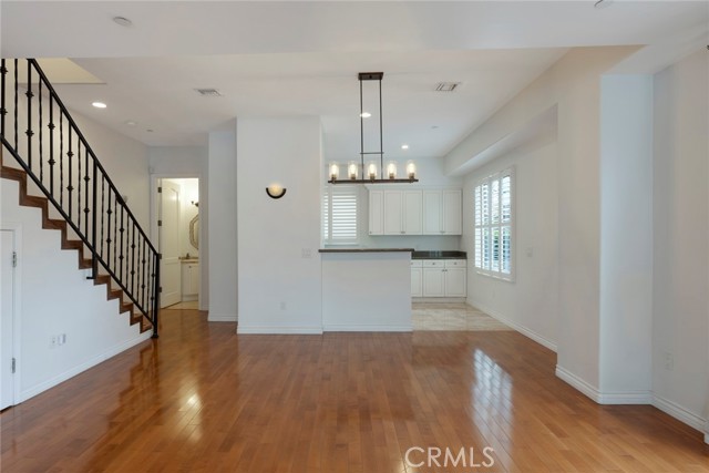 Detail Gallery Image 5 of 36 For 5027 Colfax Ave #1,  Valley Village,  CA 91601 - 3 Beds | 3 Baths