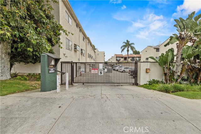 Detail Gallery Image 22 of 27 For 7439 Woodman Ave. #35,  Van Nuys,  CA 91405 - 2 Beds | 1 Baths