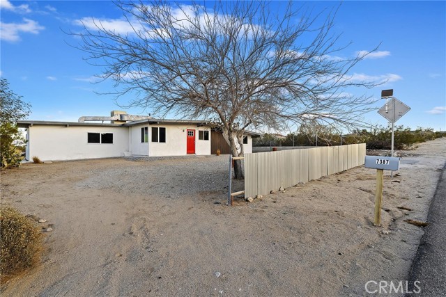 Detail Gallery Image 3 of 18 For 7387 Utah Trl, Twentynine Palms,  CA 92277 - 3 Beds | 2 Baths