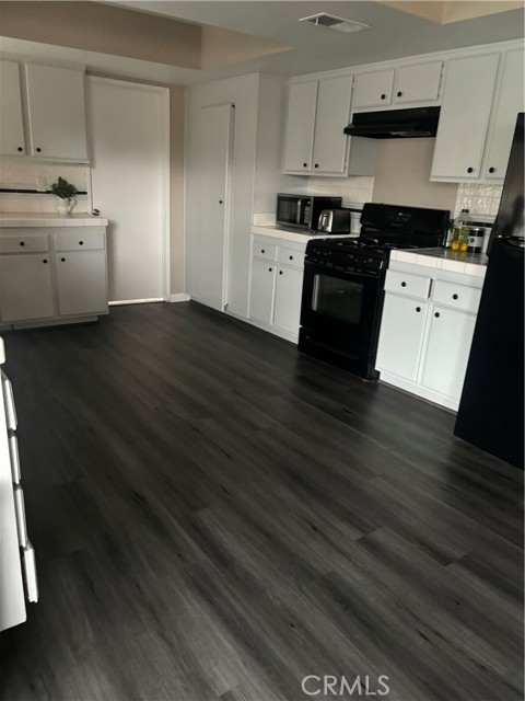 Detail Gallery Image 3 of 16 For 13681 San Juan Ct, Chino,  CA 91710 - 5 Beds | 2/1 Baths