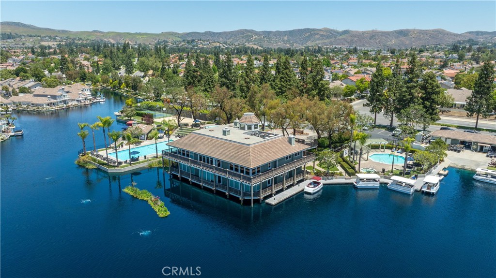 https://media.crmls.org/medias/93053870-5d0f-4206-ba45-daaa07dc0d02.jpg?preset=X-Large