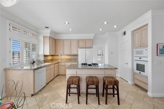 Detail Gallery Image 13 of 57 For 45703 Calle Ayora, Temecula,  CA 92592 - 5 Beds | 3 Baths