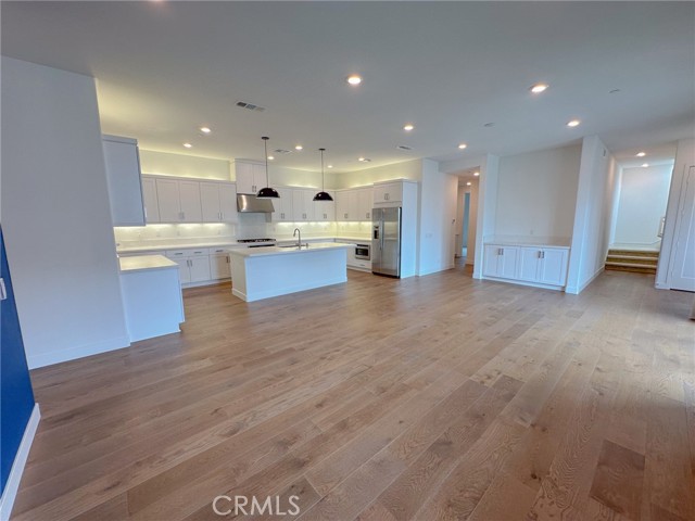 178 Waypoint, Tustin CA: https://media.crmls.org/medias/93057a0e-67d3-46c5-a454-ad9f7bc51e85.jpg