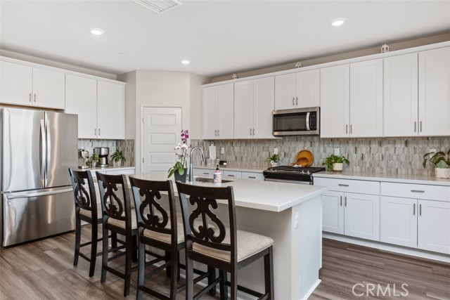 Detail Gallery Image 16 of 63 For 28427 Farm Creek Way, Valley Center,  CA 92082 - 4 Beds | 3 Baths