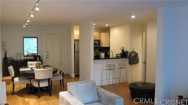 Detail Gallery Image 2 of 11 For 1440 Veteran #208,  Los Angeles,  CA 90024 - 1 Beds | 1 Baths