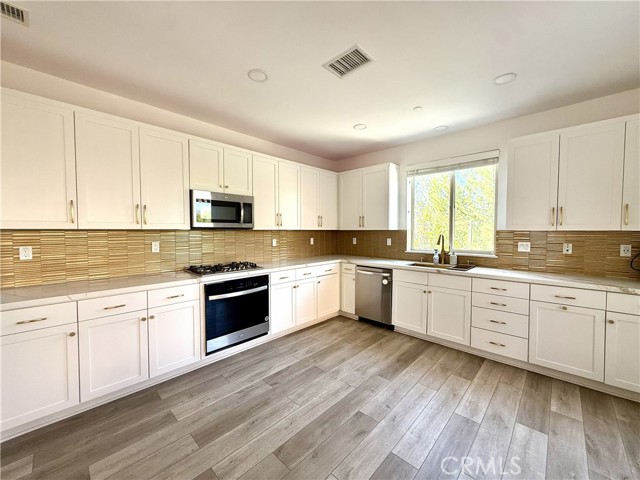 Detail Gallery Image 11 of 27 For 67 Fuchsia, Lake Forest,  CA 92630 - 3 Beds | 2/1 Baths