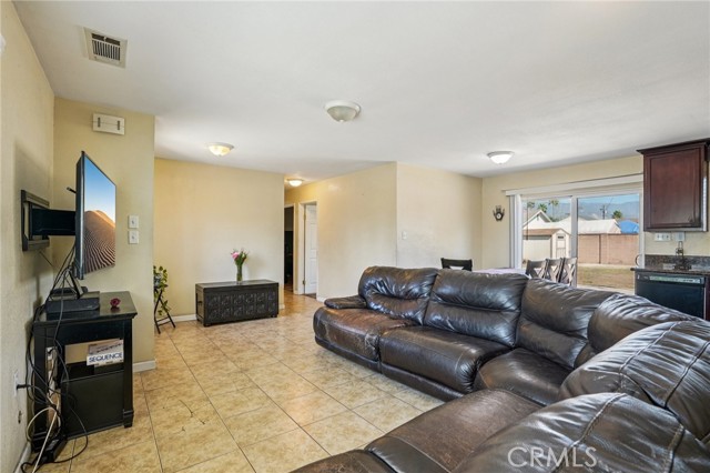 17245 E Arrow, Azusa CA: https://media.crmls.org/medias/9306324c-0627-41c3-a502-d7319a143bd3.jpg