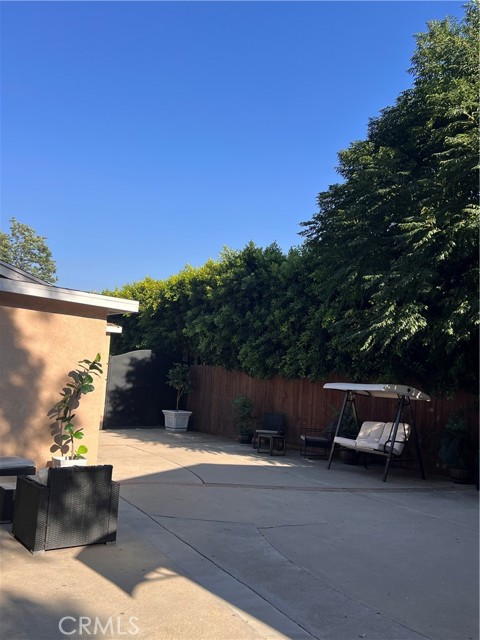 7327 N Loma Verde Avenue, Canoga Park CA: https://media.crmls.org/medias/930779a9-0f64-46b8-a489-553261550229.jpg