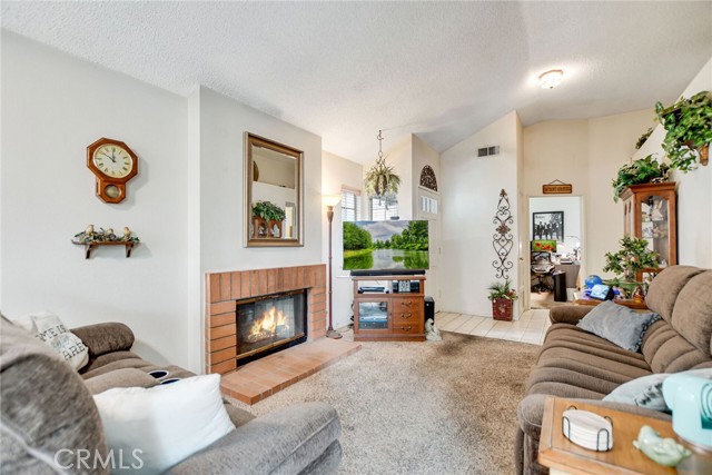 Detail Gallery Image 2 of 24 For 3120 Antler Rd, Ontario,  CA 91761 - 3 Beds | 2 Baths