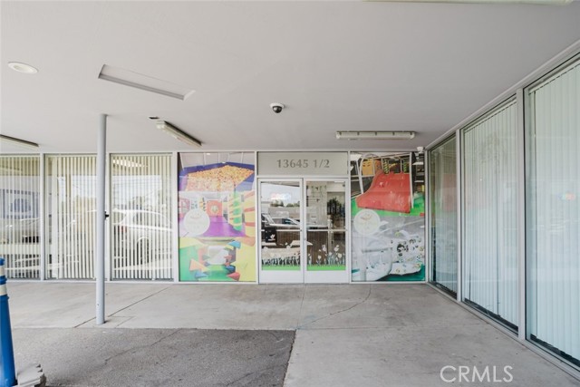  Commercial for Sale in Van Nuys, California