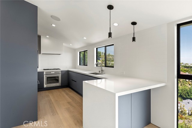 Detail Gallery Image 10 of 35 For 9336 Lloydcrest Dr, Beverly Hills,  CA 90210 - 3 Beds | 2 Baths