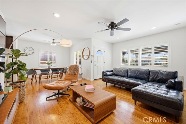 Front Image Thumbnail for CROC26055796