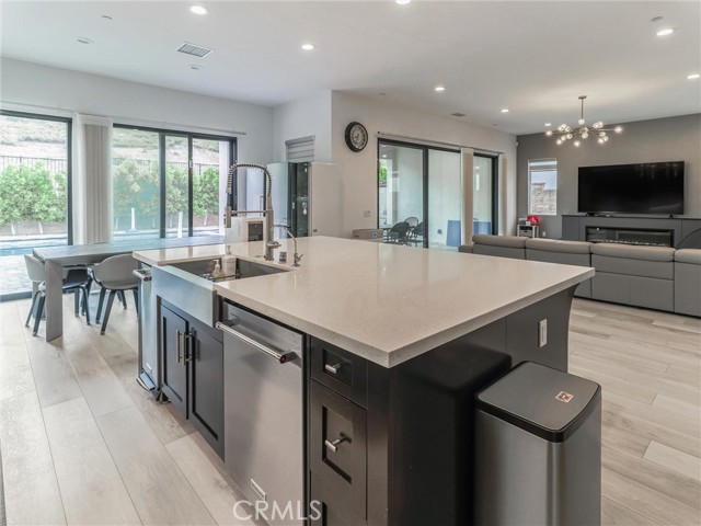 Detail Gallery Image 8 of 43 For 20725 W Liana Ct, Porter Ranch,  CA 91326 - 5 Beds | 5/1 Baths