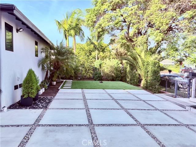 Detail Gallery Image 3 of 30 For 3007 3009 S Hobart, Los Angeles,  CA 90018 - 5 Beds | 4 Baths