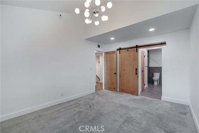 22139 burbank, Woodland Hills CA: https://media.crmls.org/medias/930a1119-4478-429b-842e-836419b4bea8.jpg
