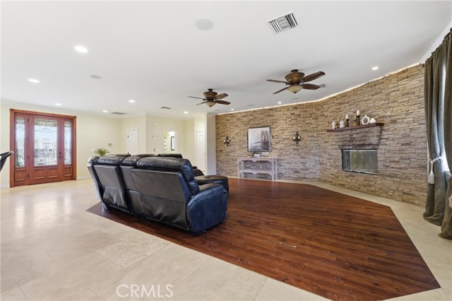 Detail Gallery Image 11 of 46 For 7095 Cypress, Rosamond,  CA 93560 - 4 Beds | 3 Baths