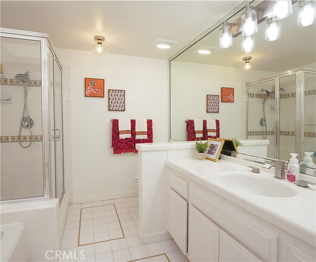 Detail Gallery Image 16 of 35 For 520 the Village #408,  Redondo Beach,  CA 90277 - 3 Beds | 2 Baths