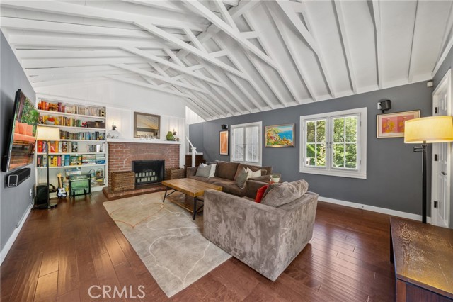 Detail Gallery Image 13 of 47 For 9854 Portola Dr, Beverly Hills,  CA 90210 - 3 Beds | 2 Baths