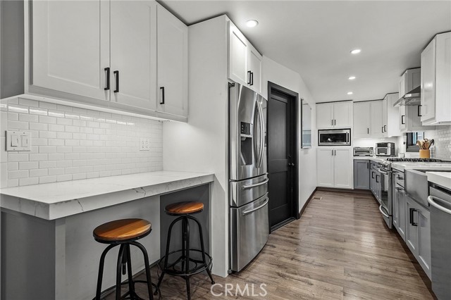 1249 Vista Superba Street photo 5
