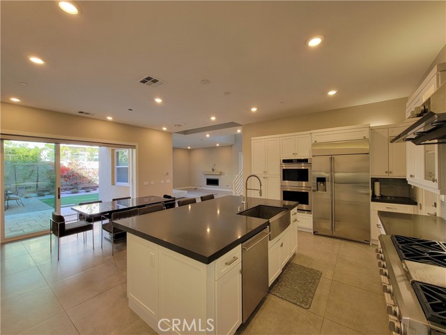 66 Swift, Irvine CA: https://media.crmls.org/medias/930bd60c-0d75-416a-b8d7-53f26fcaa1bc.jpg