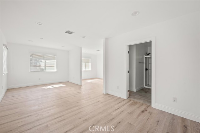 941 E 97th Street, Los Angeles CA: https://media.crmls.org/medias/930c10ac-bdb0-4926-aa8e-396debd8849d.jpg