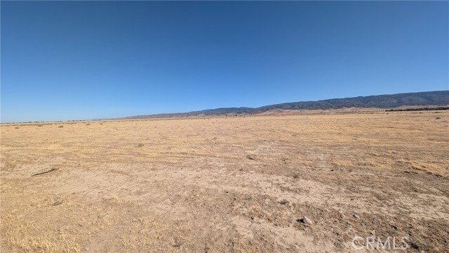 275 W Avenue B, Lancaster CA: https://media.crmls.org/medias/930d4e61-cc51-4225-88c6-2c3f33d66f7f.jpg