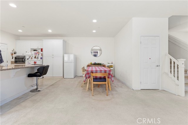 Detail Gallery Image 5 of 26 For 6049 Snapdragon, Corona,  CA 92880 - 3 Beds | 2/1 Baths