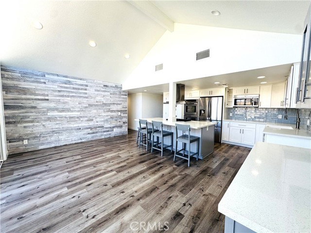 4393 Via Majorca, Cypress CA: https://media.crmls.org/medias/930ed818-dc7a-41a5-a450-883b9042c118.jpg