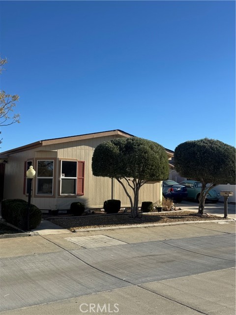 Detail Gallery Image 2 of 5 For 22241 Nisqually, Apple Valley,  CA 92308 - 3 Beds | 2 Baths