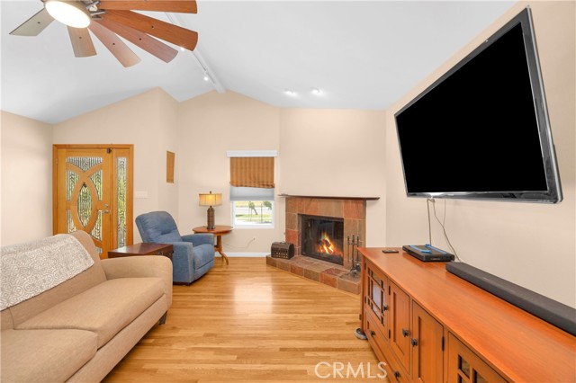 Detail Gallery Image 7 of 31 For 1521 S Dallas Dr, Anaheim,  CA 92804 - 3 Beds | 2/1 Baths