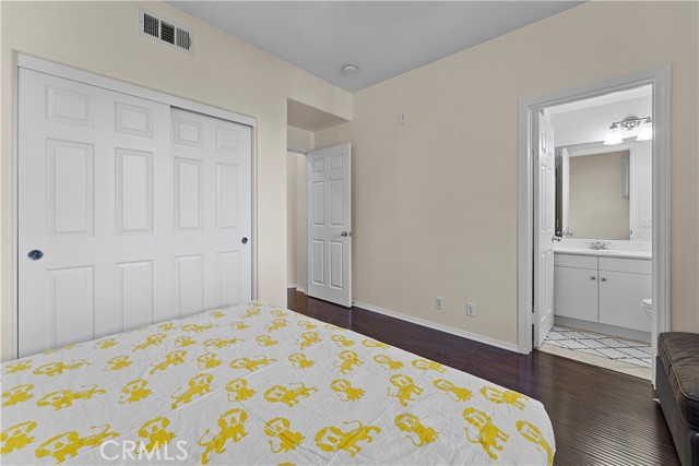38 Stepping Stone, Irvine CA: https://media.crmls.org/medias/93109653-03ed-4e8f-8a0c-5e5563b59e89.jpg