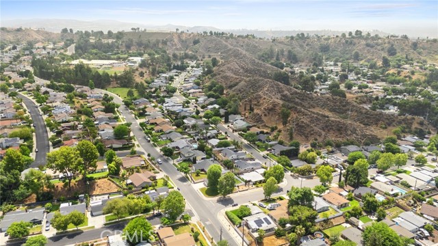 27439 Santa Clarita Road, Saugus CA: https://media.crmls.org/medias/9310cc89-0e12-4d62-b65d-13177fa71b22.jpg