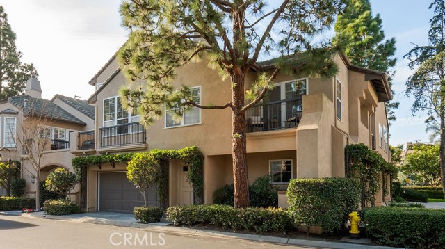 17 Auvergne, Newport Coast CA: https://media.crmls.org/medias/9310dfd5-fe2d-4f9d-a9e2-494d11f064c3.jpg