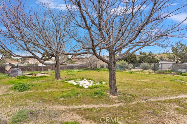 Detail Gallery Image 5 of 16 For 17405 Adobe, Hesperia,  CA 92345 - 3 Beds | 2 Baths
