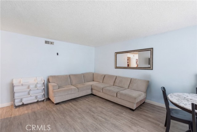 Detail Gallery Image 9 of 24 For 700 W La Veta #C7,  Orange,  CA 92868 - 2 Beds | 2 Baths