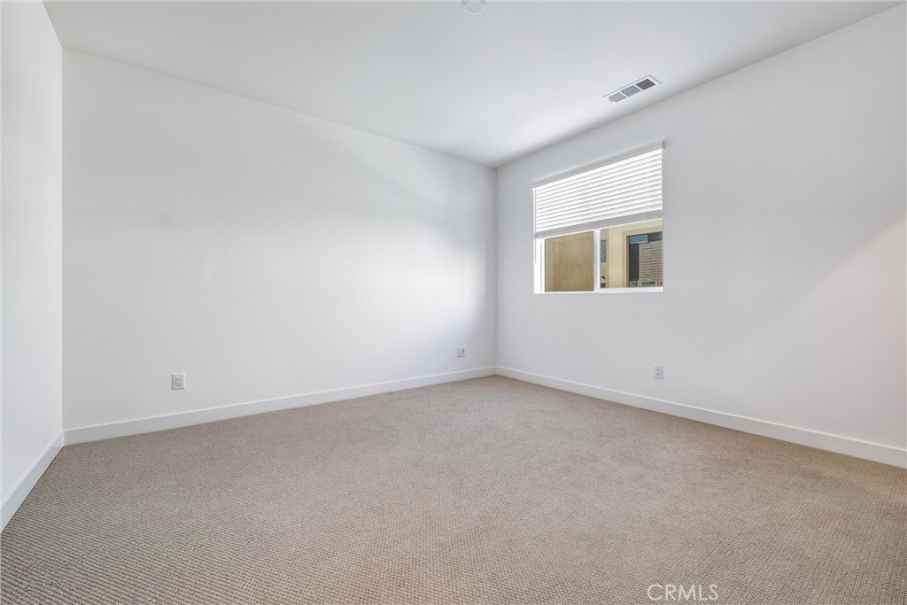 https://media.crmls.org/medias/9311edfd-c2e3-431b-b6f4-e254fef09886.jpg?preset=X-Large