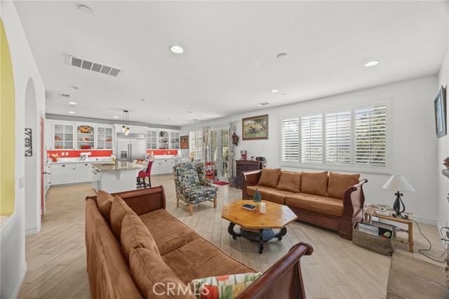 Detail Gallery Image 4 of 41 For 23129 Rustic Oak, Wildomar,  CA 92595 - 5 Beds | 4/1 Baths