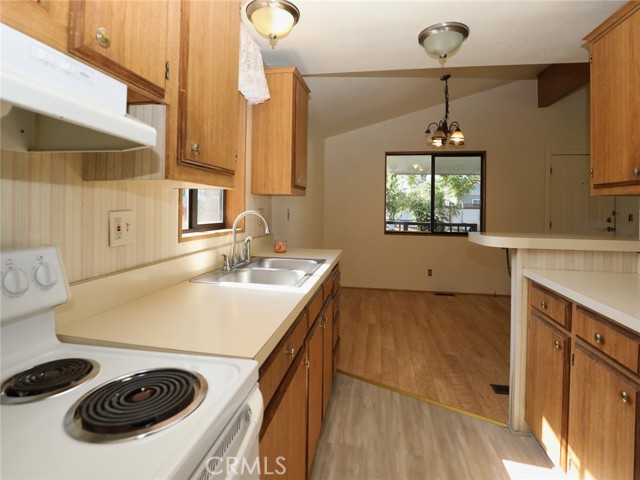 Detail Gallery Image 10 of 56 For 14908 Park St, Clearlake,  CA 95422 - 2 Beds | 2 Baths