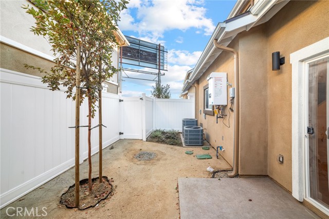 Detail Gallery Image 21 of 26 For 900 W Hert St, Colton,  CA 92324 - 4 Beds | 2/1 Baths