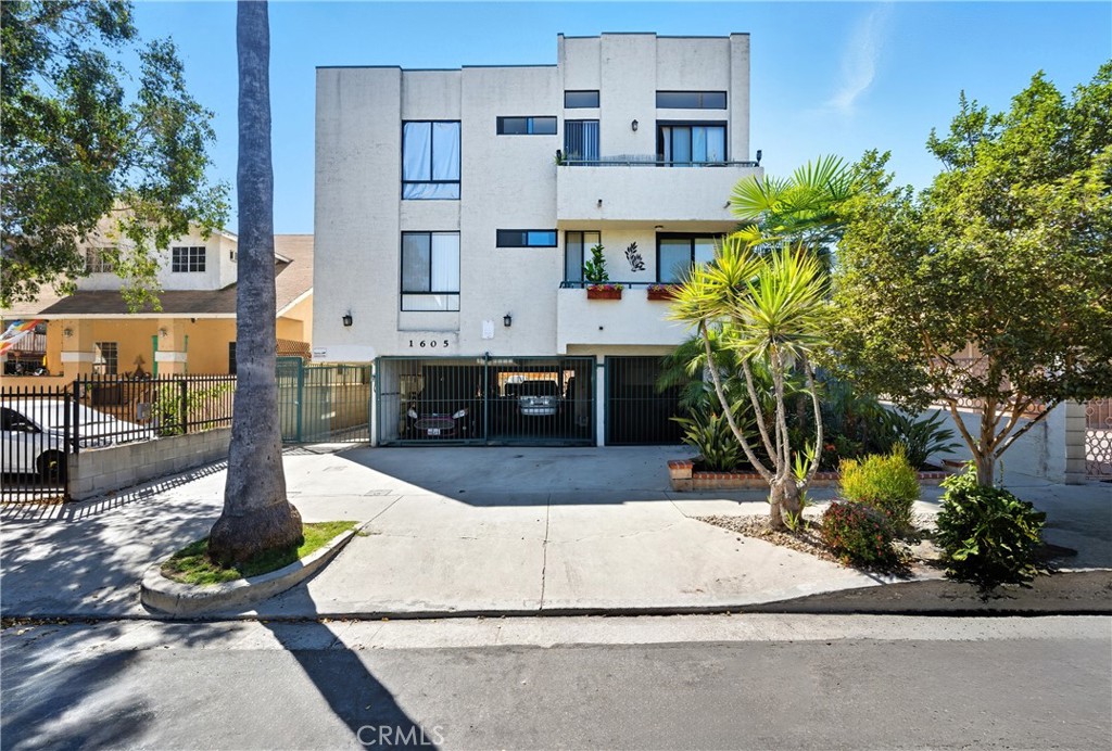 1605 Winona Boulevard #104