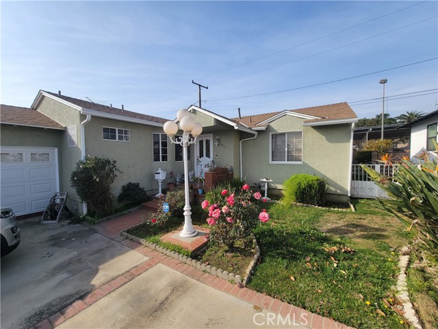 813 North View Crest Drive, Montebello, California 90640, 2 Bedrooms Bedrooms, ,2 BathroomsBathrooms,Single Family Residence,For Sale,North View Crest,PW25024951