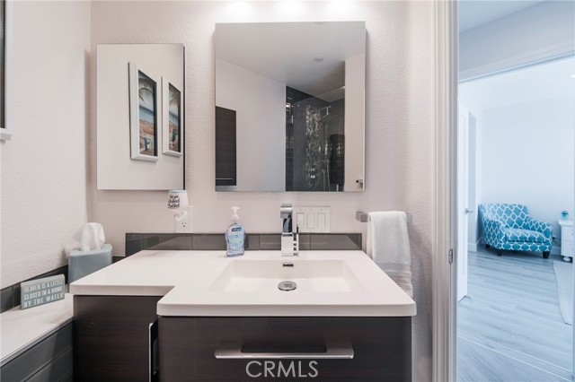 Detail Gallery Image 28 of 59 For 230 Lille Lane #113,  Newport Beach,  CA 92663 - 3 Beds | 3 Baths