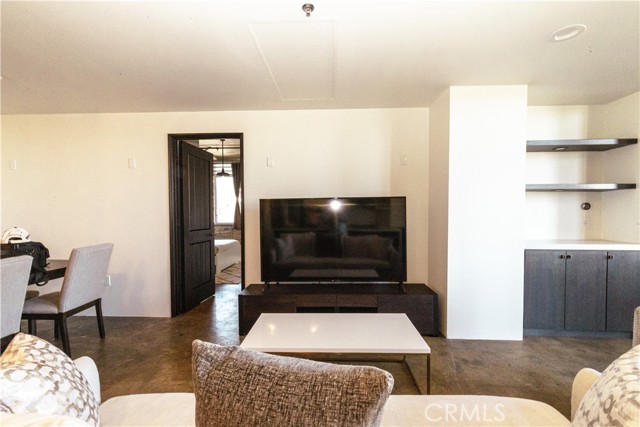 Detail Gallery Image 10 of 25 For 825 E 4th St #305,  Los Angeles,  CA 90013 - 2 Beds | 2 Baths