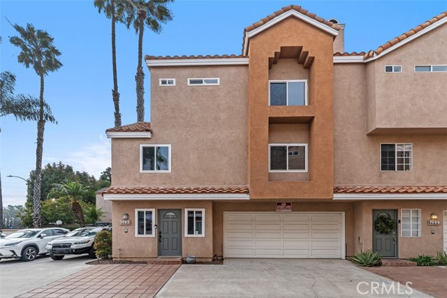 7651 Yorktown Avenue, Huntington Beach CA: https://media.crmls.org/medias/93157695-2f9c-4533-86ca-dd1955d5e7b7.jpg