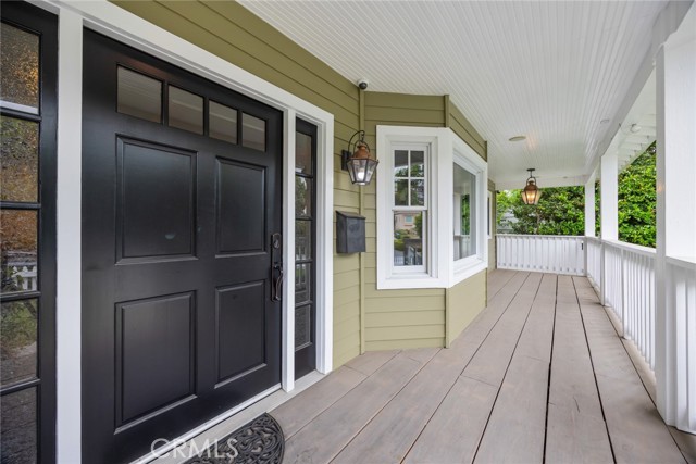 Detail Gallery Image 4 of 37 For 12722 Halkirk St, Studio City,  CA 91604 - 5 Beds | 5 Baths