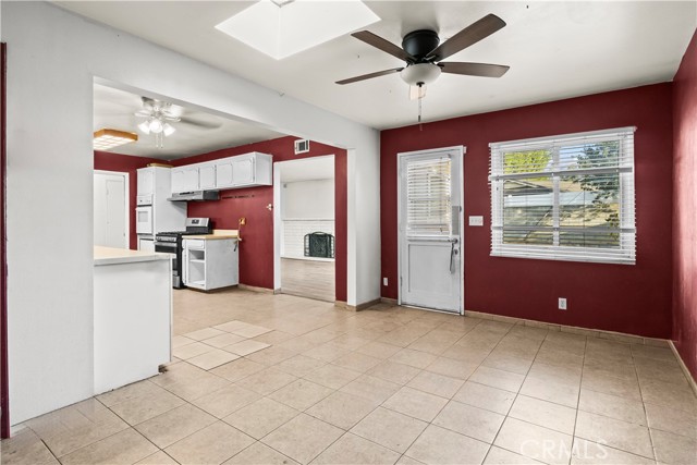 Detail Gallery Image 17 of 56 For 11140 Montlake Dr, Riverside,  CA 92505 - 4 Beds | 2 Baths