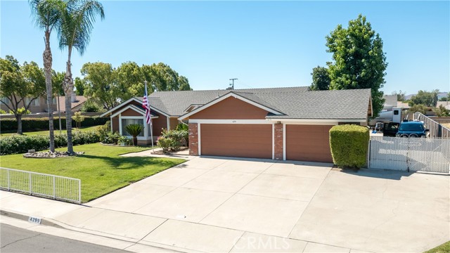 4299 Biscayne Street, Chino CA: https://media.crmls.org/medias/9317e970-d26d-42a8-93e1-ce2462096d19.jpg